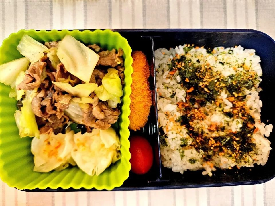 キャベツと牛肉の炒め物❤️旦那さんお弁当❤️|かおるcitronさん