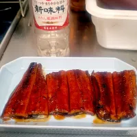 Snapdishの料理写真:洗って鰻の蒲焼き|みえさん