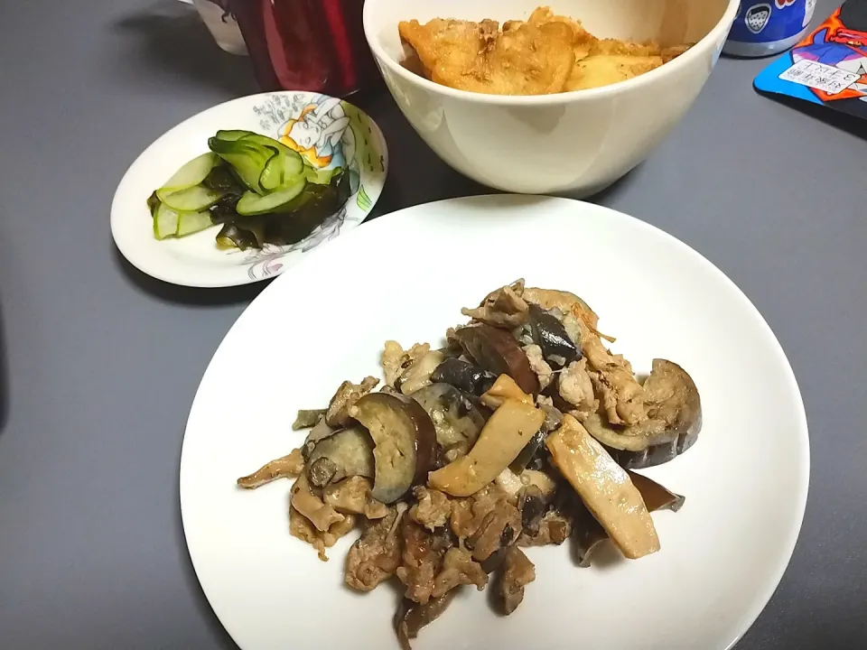 Snapdishの料理写真:豚肉とナスのポンマヨ炒め
きゅうりとわかめの酢の物
きんちゃく煮|尚さん