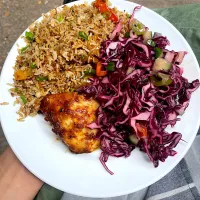 Snapdishの料理写真:Fried rice ,coleslaw and spicy chicken thighs🤌🏽|cobzさん