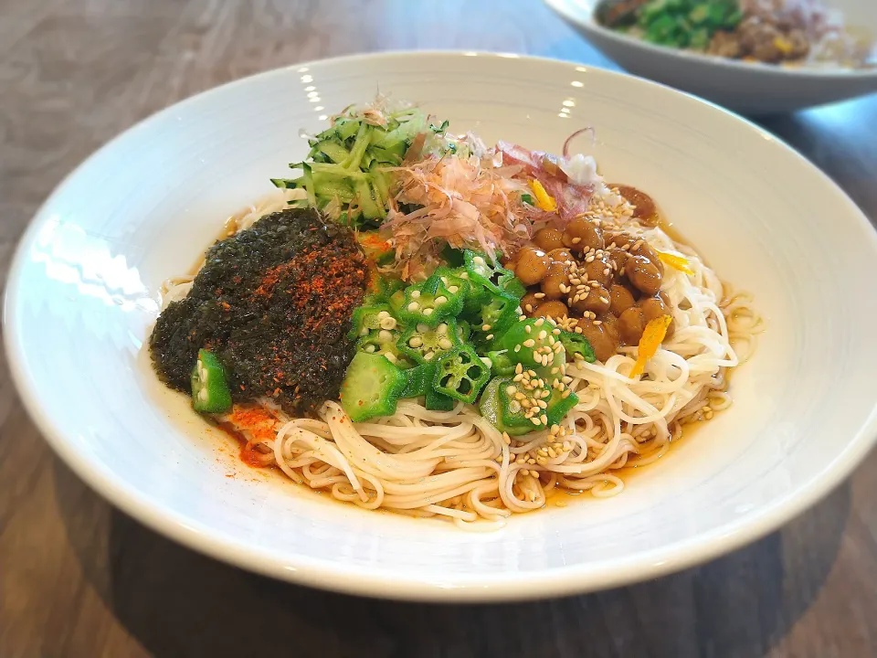 夏のスタミナねばとろそうめん|古尾谷りかこさん