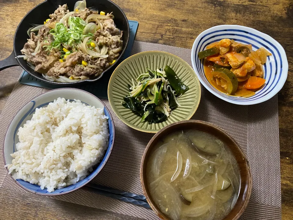 Snapdishの料理写真:ガーリックペッパー焼き　ラタトゥウユ　きゅうりとエノキの柚子胡椒和え　麦ご飯　味噌汁|♡misaki♡さん