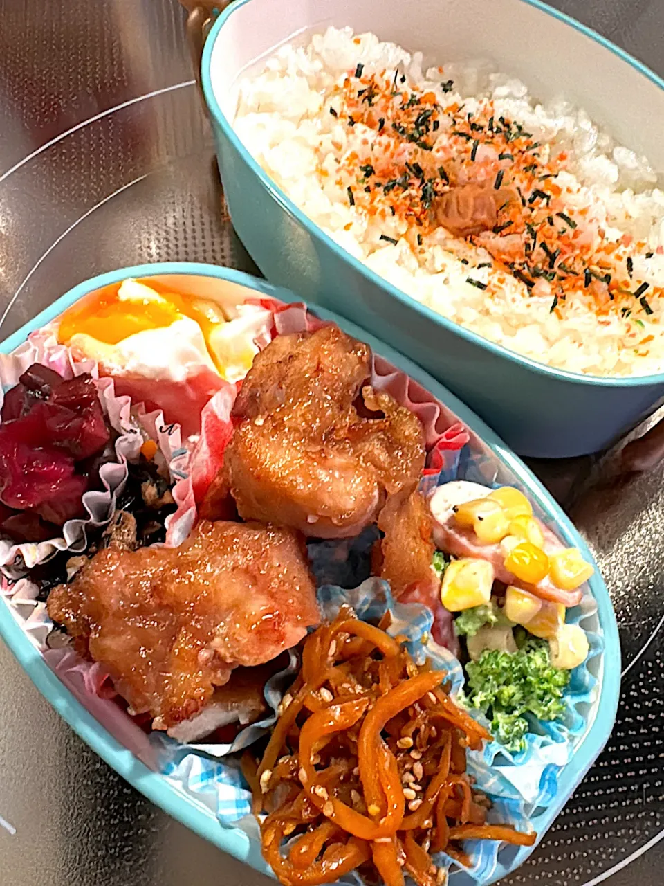 Snapdishの料理写真:鳥の唐揚げ弁当|ぽんさん