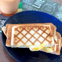 Snapdishの料理写真:朝食にハムチーズホットサンド！|tomoさん