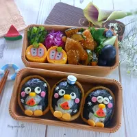 Snapdishの料理写真:🍉🐧ペンギンお稲荷さん弁当🍉🐧