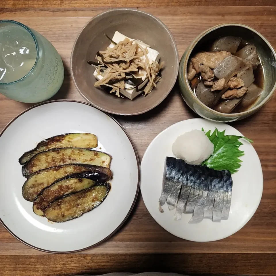 20240723
〆鯖
茄子の生姜焼き
鶏とこんにゃくの煮物
なめ茸豆腐|noccoさん