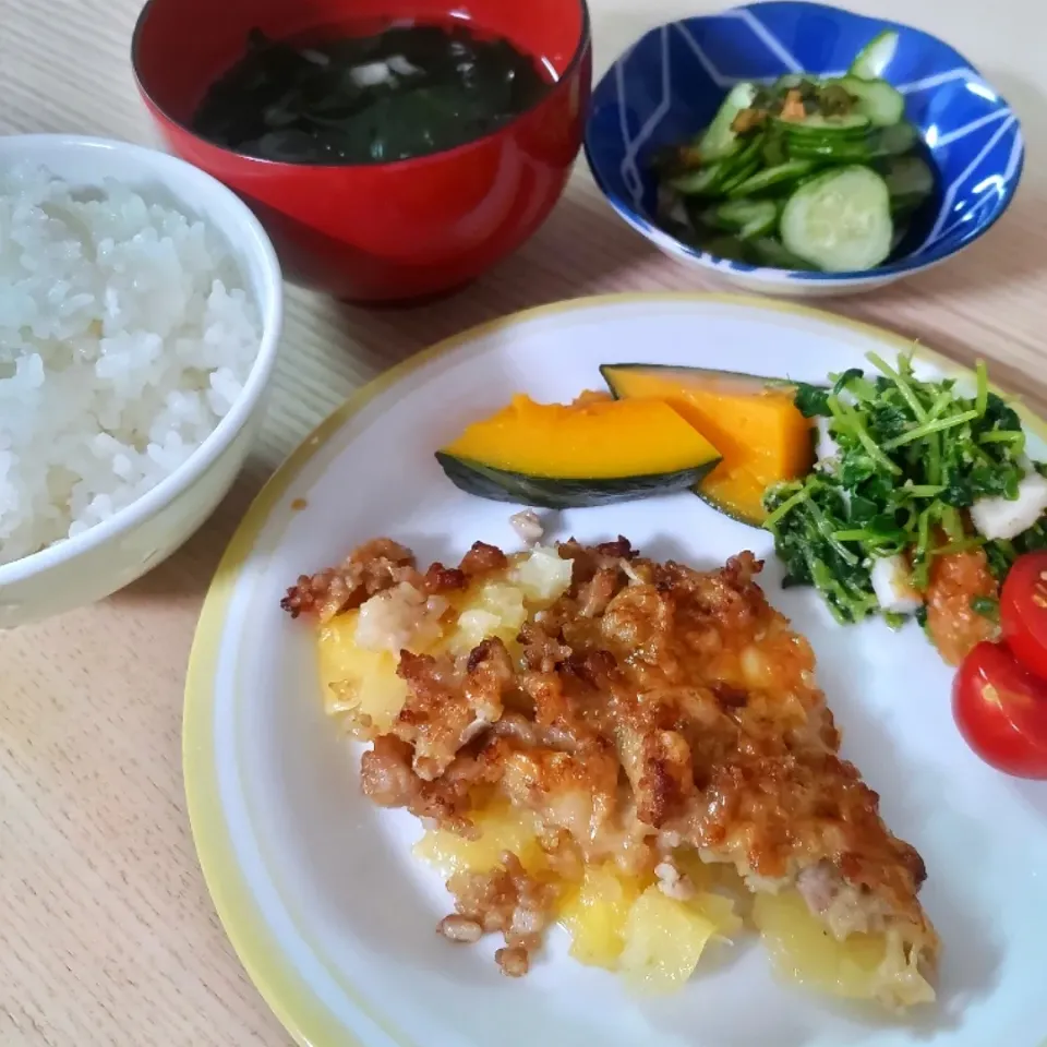 ひき肉とポテトのチーズ焼き
豆苗とちくわナムル
春雨とわかめのスープ|ちゃいさん