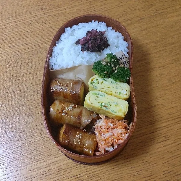 7月24日お弁当
肉巻き厚揚げの照り焼き
人参ツナマヨサラダ
ねぎ入り卵焼き
ブロッコリーの胡麻和え|シロクマさん