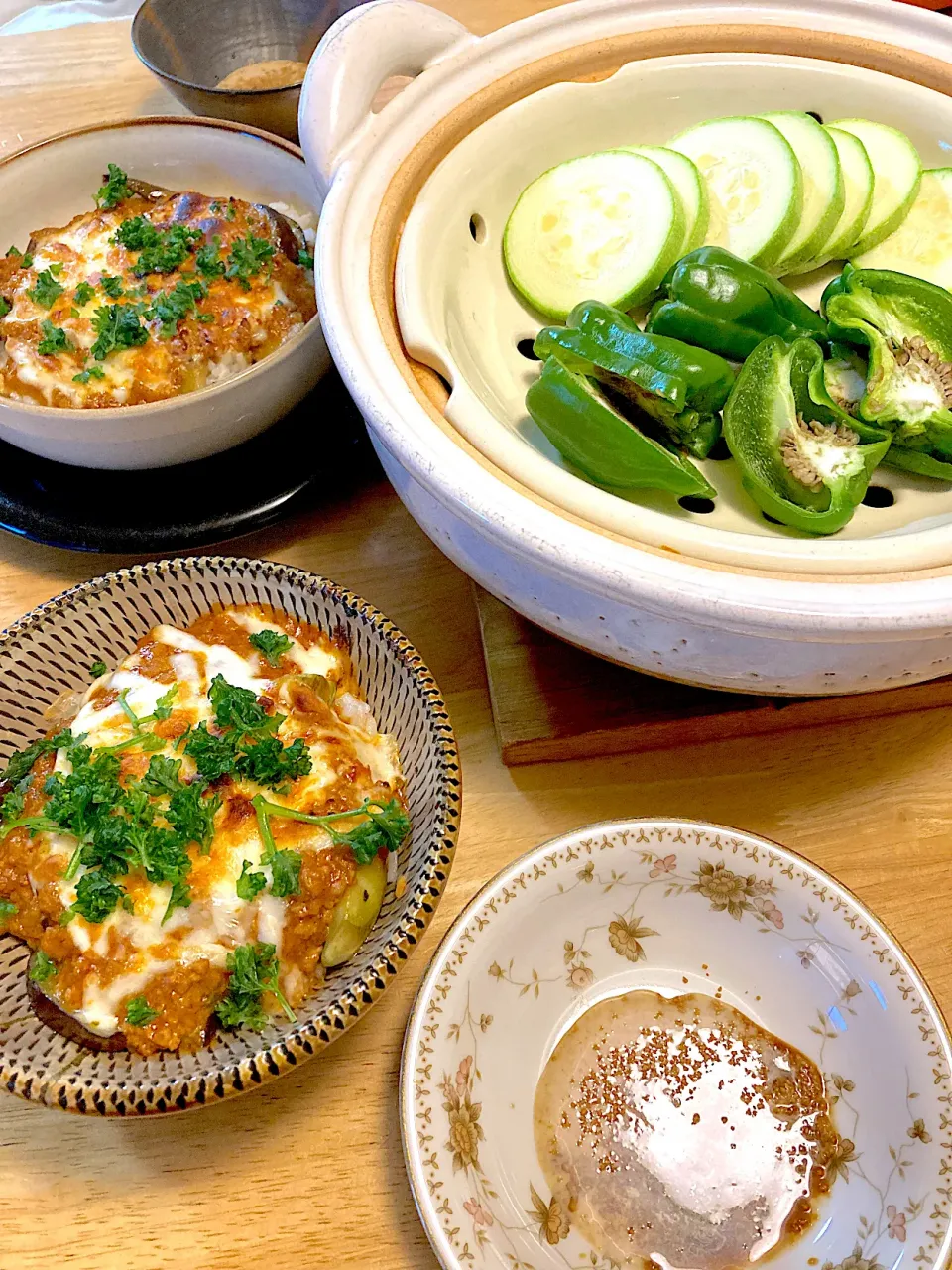 茄子ミートドリアand蒸し野菜(粒みそ、黒酢、胡麻ドレ)|さくたえさん