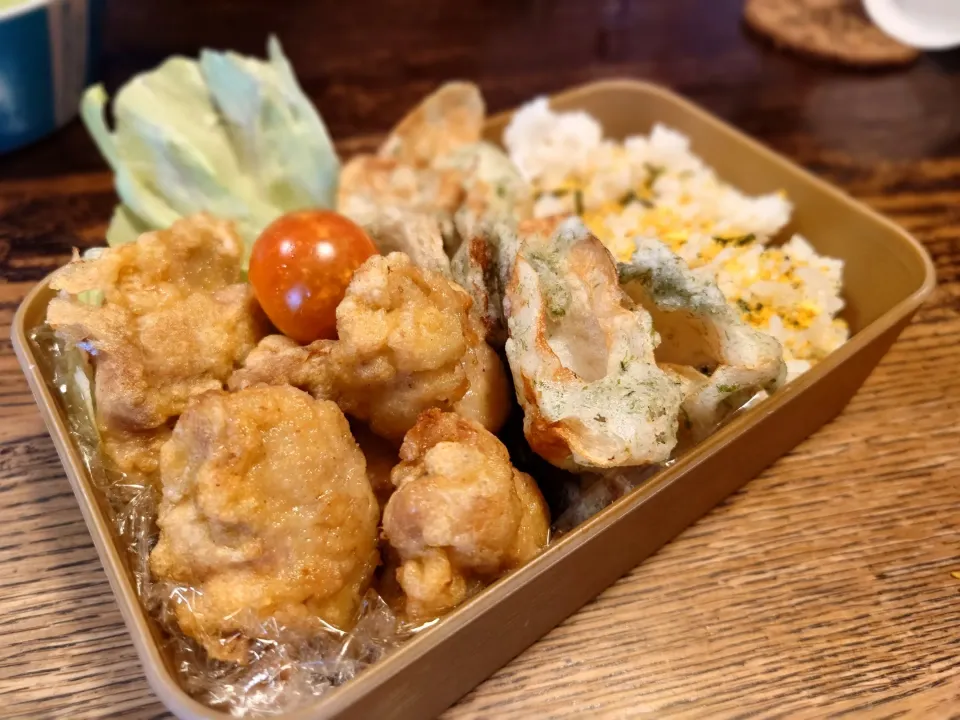 Snapdishの料理写真:唐揚げ弁当(*^_^*)|しーPaPaさん