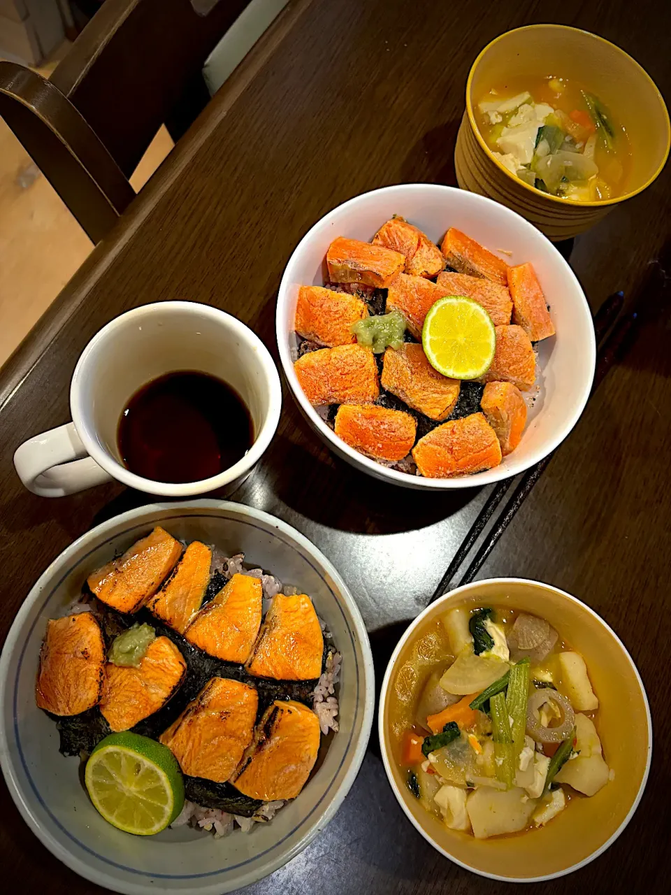 炙りサーモン丼　豆板醤入り豚汁　アイスティー|ch＊K*∀o(^^*)♪さん