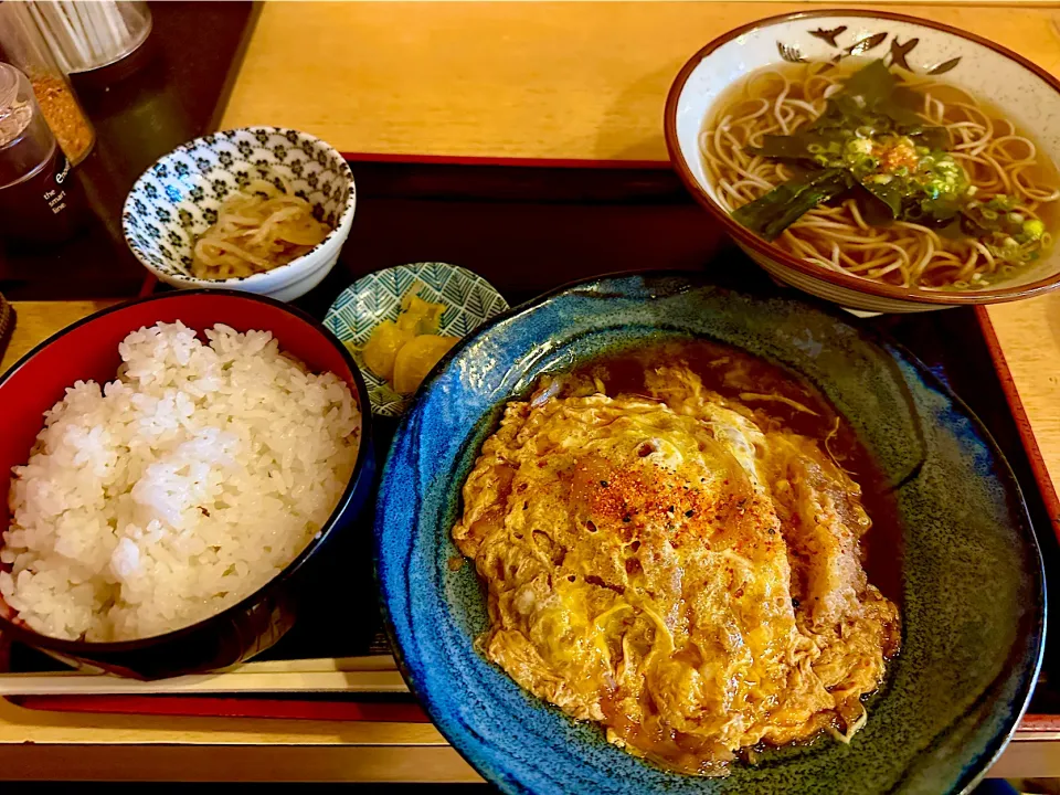 Snapdishの料理写真:カツ玉定食|にゃあ（芸名）さん