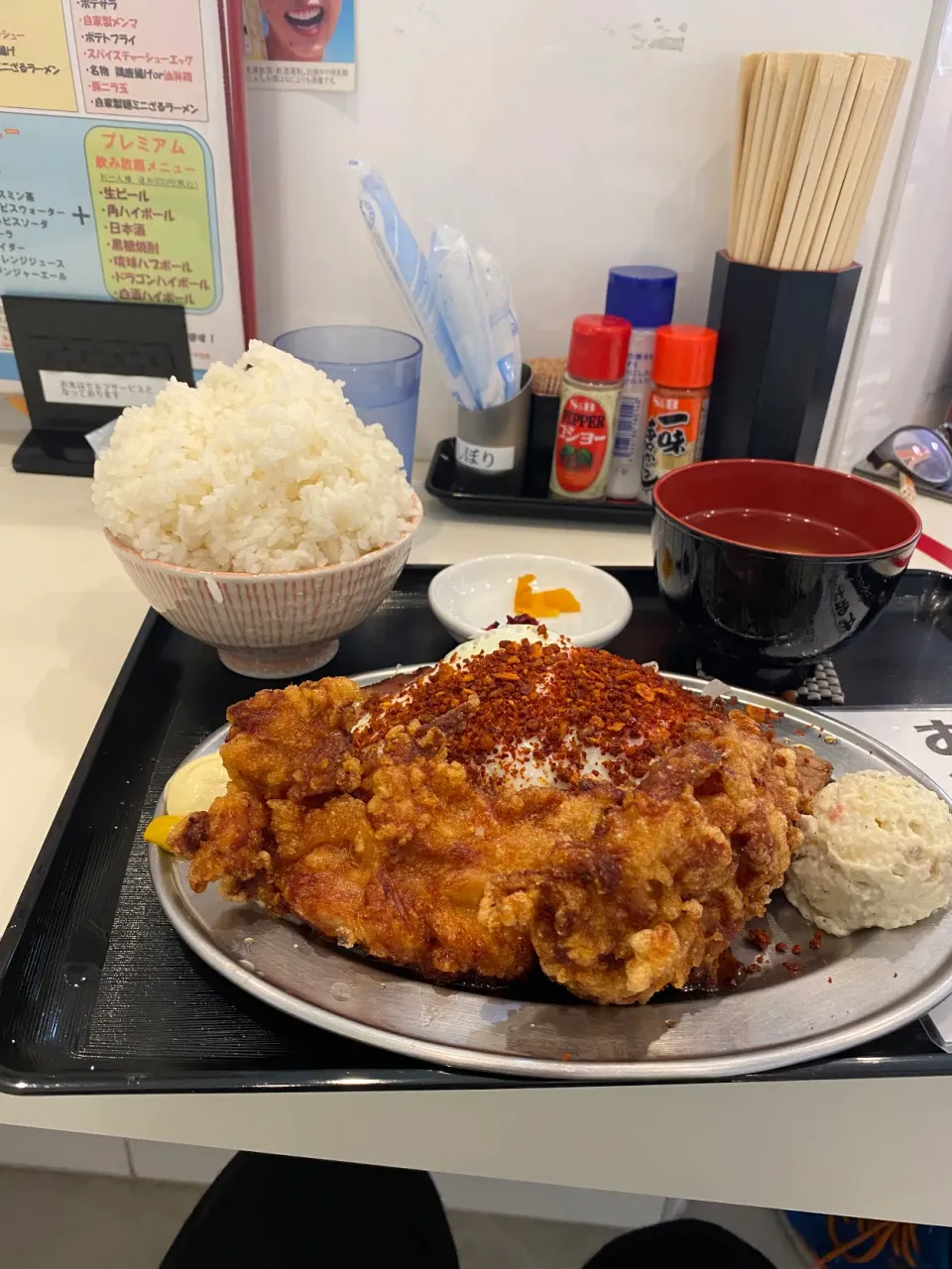 大阪市福島区玉川　大衆酒場玉ちゃん食堂のB定食ライスまんが盛り|タカちゃんさん