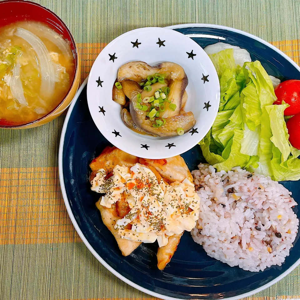 チキン南蛮♡なすのオイスターポン酢炒め♡キャベツのかき卵スープ♡|まゆかさん