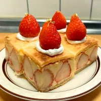 Snapdishの料理写真:いちごのカスタードパイケーキ|Kさん