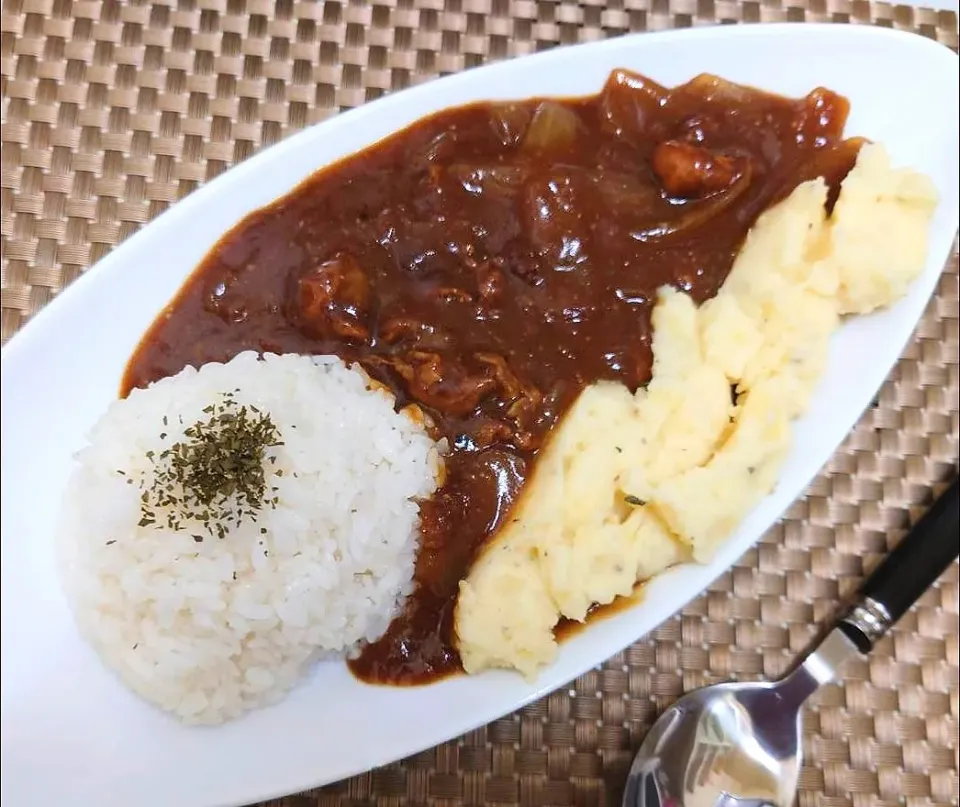 🍛カレー マッシュポテト添え|TakeBooさん