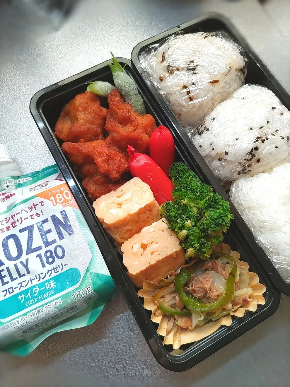 本日の部活弁当
冷食唐揚げ
ブロッコリーハーブソルト炒め
毎日卵焼き
タコのウインナー
作り置きピーマンキャベツナムル
自然解凍枝豆|Kaoriさん