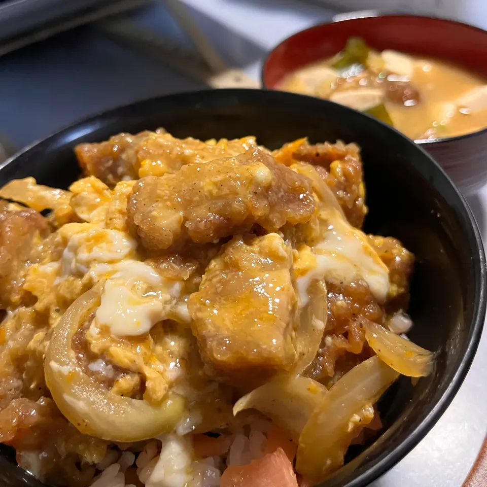 高校の頃に学食で食べたような唐揚げ丼|和実 史味さん