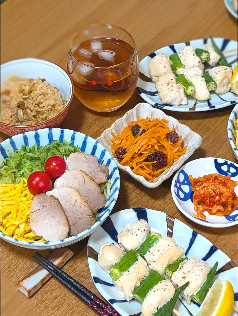 Snapdishの料理写真:今日の夕ごはん
冷麺
ササミとオクラの塩焼き鳥
鳥五目ごはん
キャロットラペ
レンコンキムチ|としちゃんさん