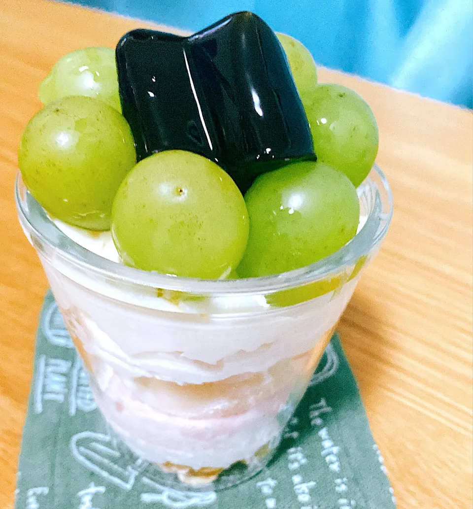 Snapdishの料理写真:食後の背徳パフェ🍨💕|Japanese  spiritsさん