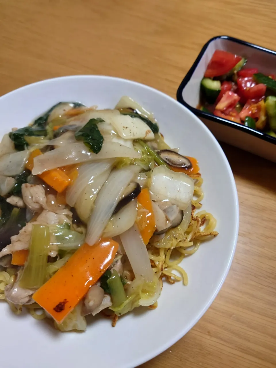 あんかけ焼きそばとサラダ|ごはんきろくさん