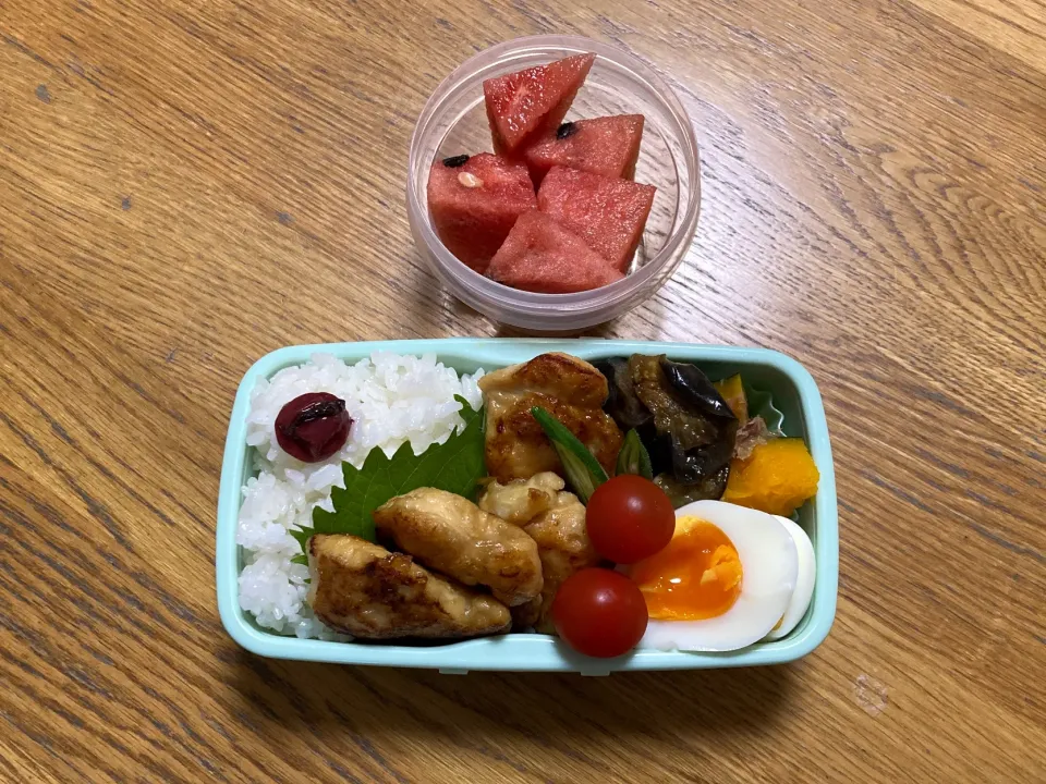 Snapdishの料理写真:7/29 ガーリック醤油チキン弁当|ゆさん