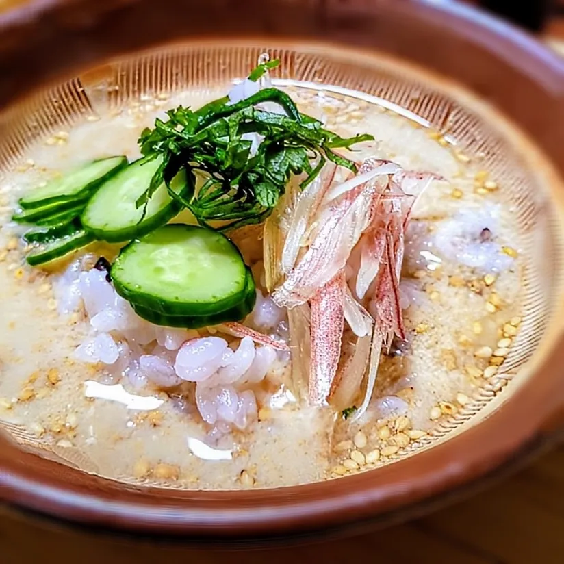 五穀米の冷や汁

夏バテ予防に効果的✨

香ばしいゴマと白味噌のまったり感が嬉しいビタミンBたっぷりの冷や汁☺

火を使わずに作れて、食欲がないときも、さらさらっと食べられます💫

腸内環境を整えてくれる味噌と五穀米のコンビで内側からキレイになれるかも❓️☺|森のごはん屋さんさん