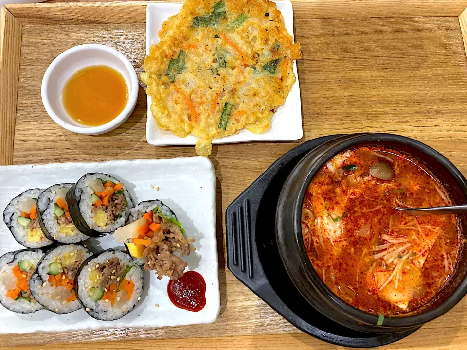 チョコちゃんと食べた韓国料理ランチ🌶️|さくたえさん