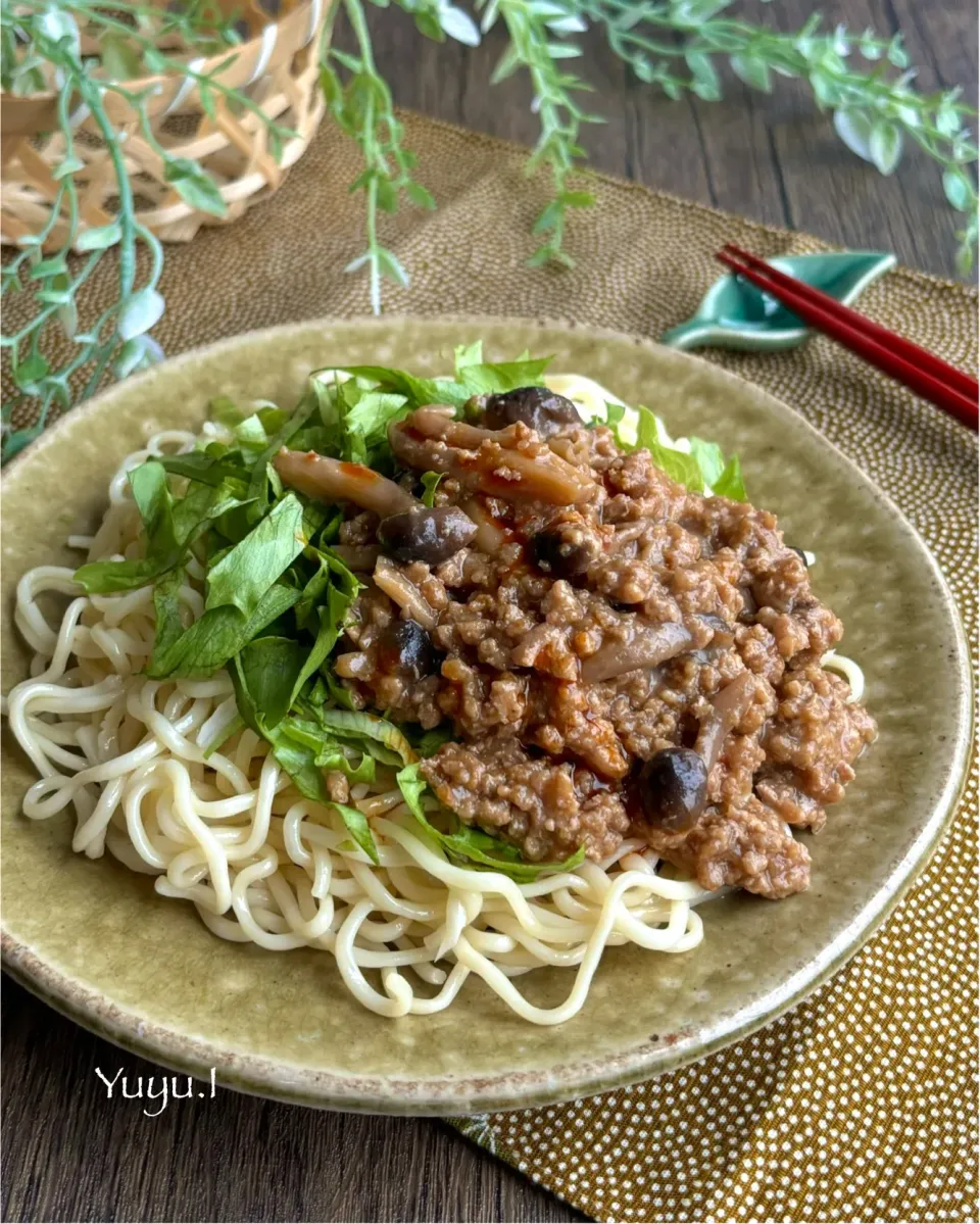 きのこ肉味噌のジャージャー麺風|ゆーこどんさん