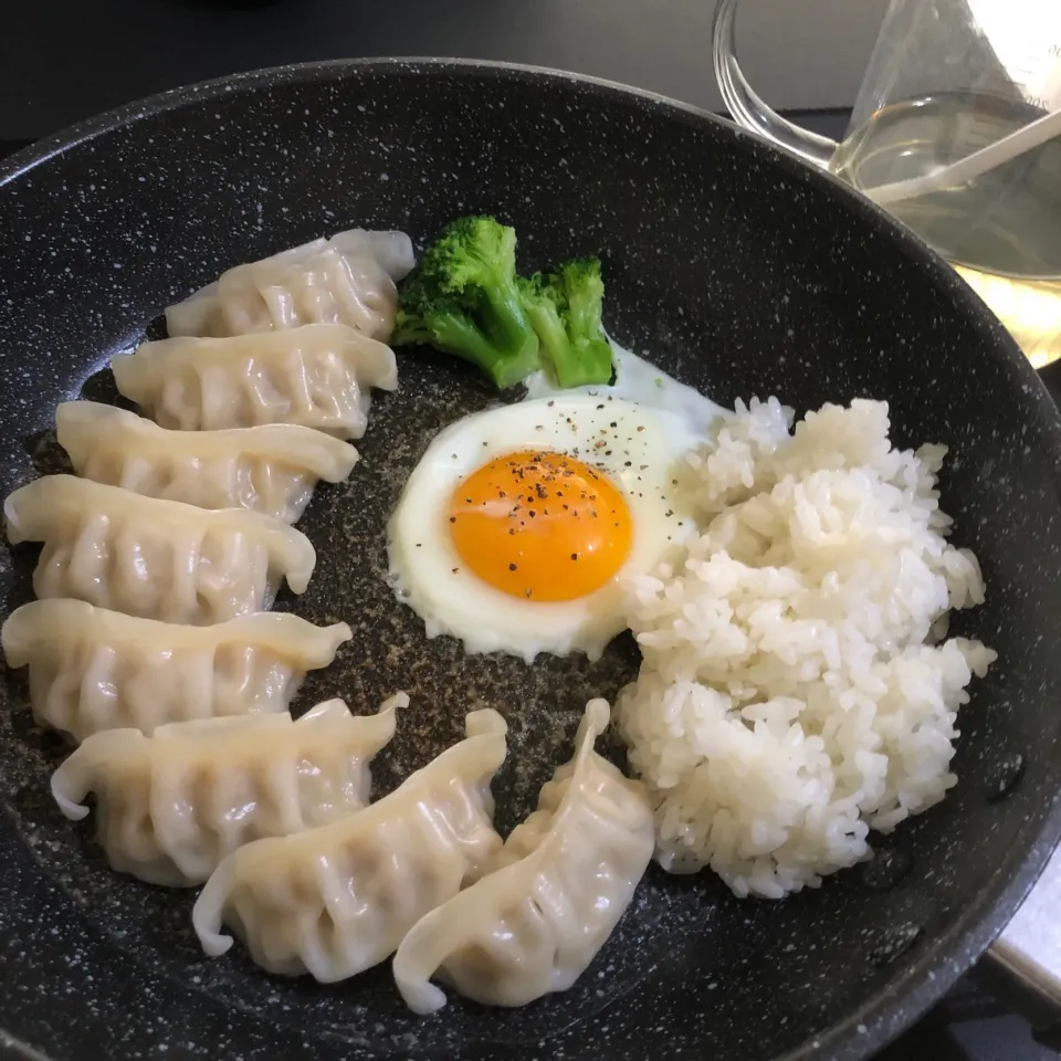 14:53 餃子ワンパン🥟🍳|へれ子さん