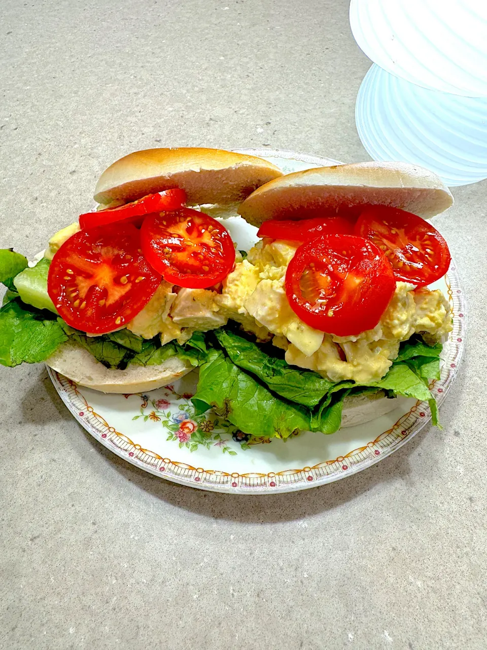 チキンサラダ🥗ベーグル🥯サンド！|Mayumiさん