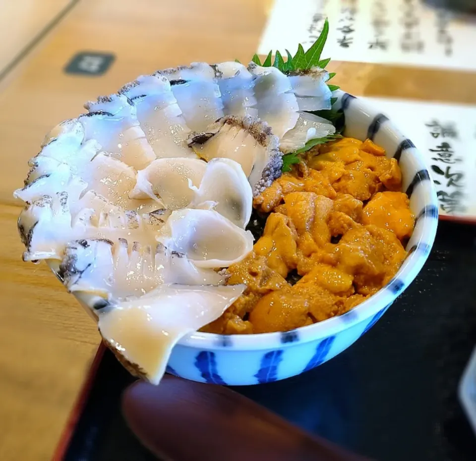 ウニあわび丼|みりさん