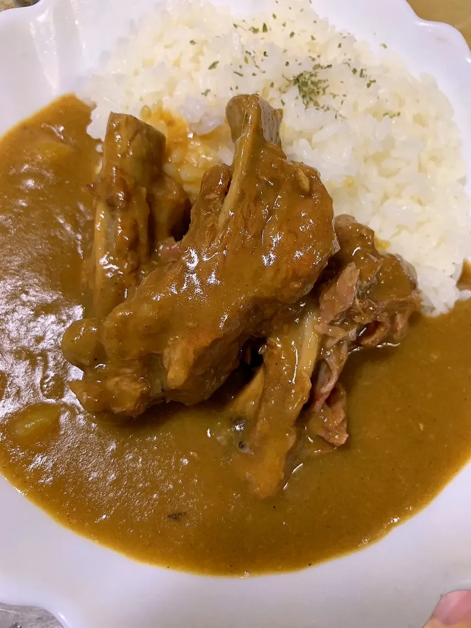 JK娘が作ったスペアリブカレー

3時間～4時間スペアリブを煮込み
作ったカレー|ごますりさん