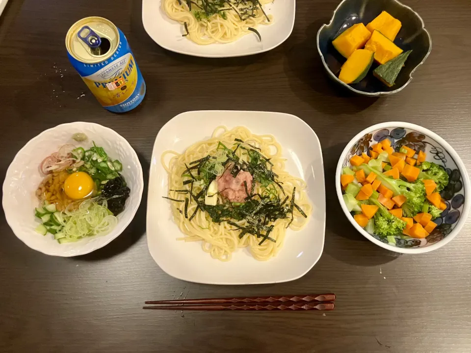 Snapdishの料理写真:⚫︎明太子(株主優待)パスタ
⚫︎納豆オクラ卵薬味たっぷり
⚫︎蒸しにんじん、ブロッコリー
⚫︎蒸しかぼちゃ
⚫︎ビール|tatsuponさん