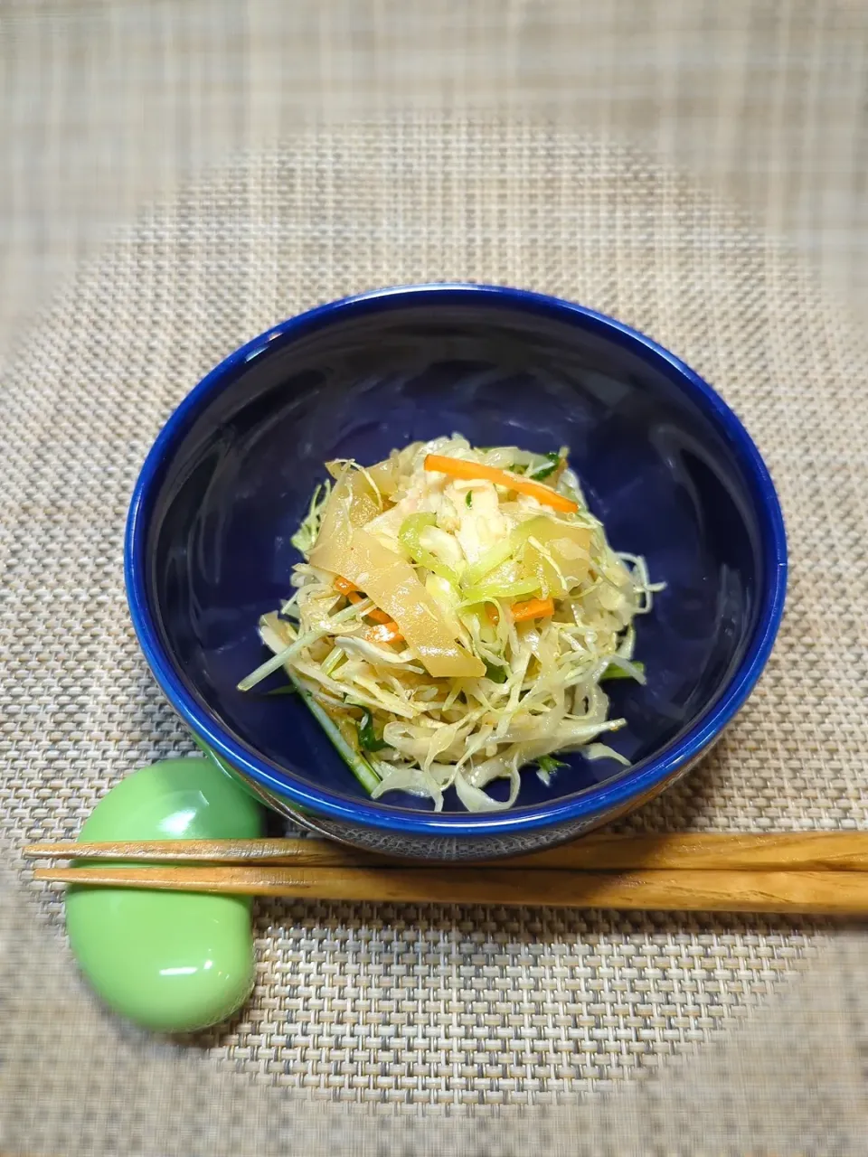 サラダチキンとザーサイのキャベツサラダ|どかどかさん