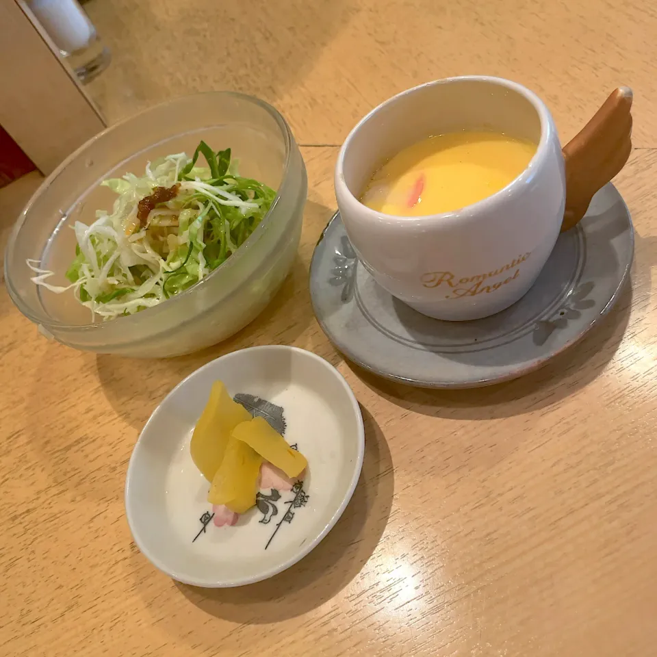 サラダ、茶碗蒸し、漬け物|T. Wonderさん