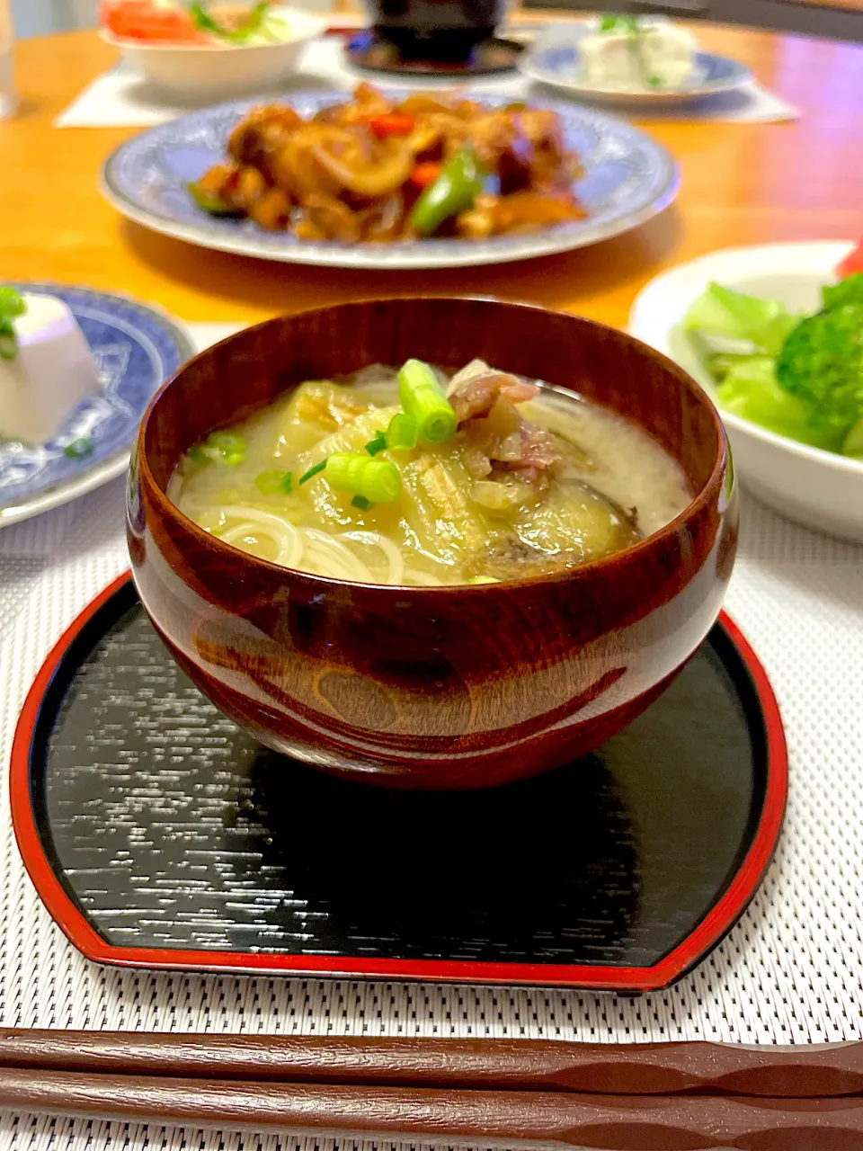 焼き茄子と素麺の味噌汁|とっぴぃさん