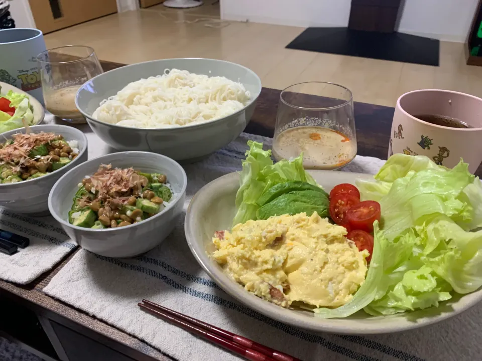 坦々麺風ダレ素麺とポテサラ🥗と納豆オクラご飯|あやさん