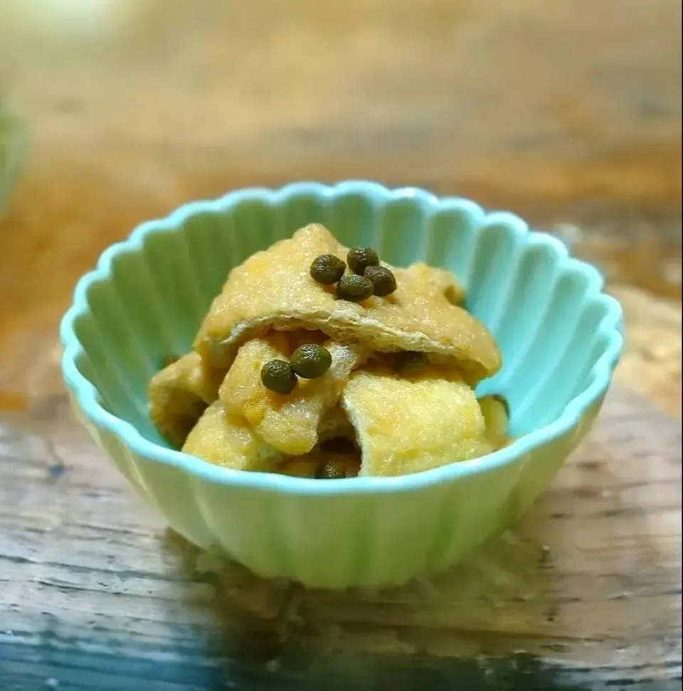 お揚げさんの山椒煮

ふっくらおいしい、ほんのり甘い、上品なお揚げさん☺

出汁を吸ったお揚げさんに、山椒がピリッとアクセントを加えてくれます✨

お腹に優しい大豆たんぱくは、夏の疲れた胃腸を労ってくれます✨|森のごはん屋さんさん