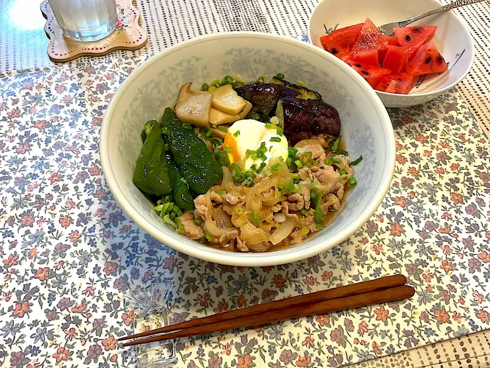 冷やしうどん（豚肉甘煮、揚げ野菜、温泉卵）|blue_bird07さん