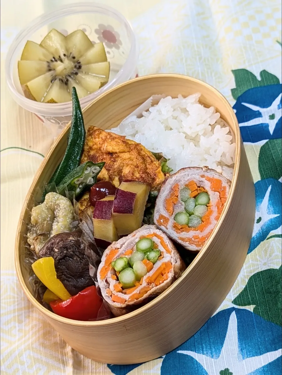 本日のお弁当〜豚ロースの野菜巻き弁当|f.1125beさん