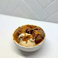 Ice cream with honey peanut butter.|Weekday Wondersさん