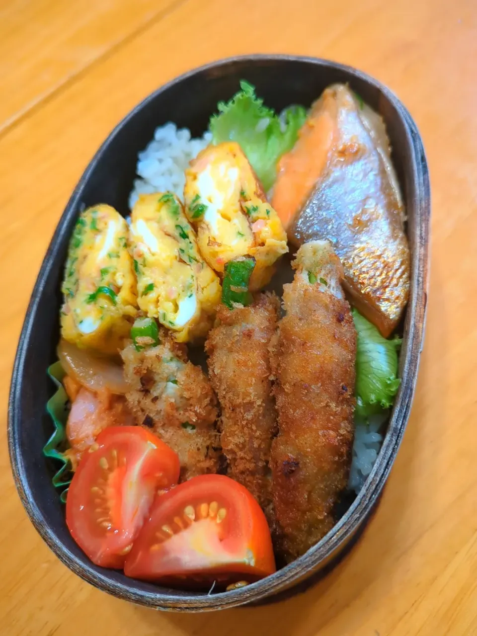 Snapdishの料理写真:鮭弁当(๑´ڡ`๑)|さやかさん