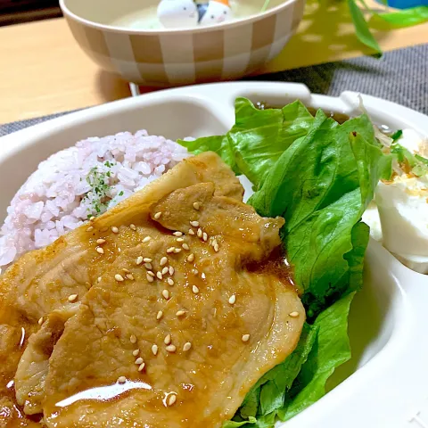 「根しょうが」を使ってみたSnapdishの料理・レシピ写真:豚肉の…生姜焼き☺️✨