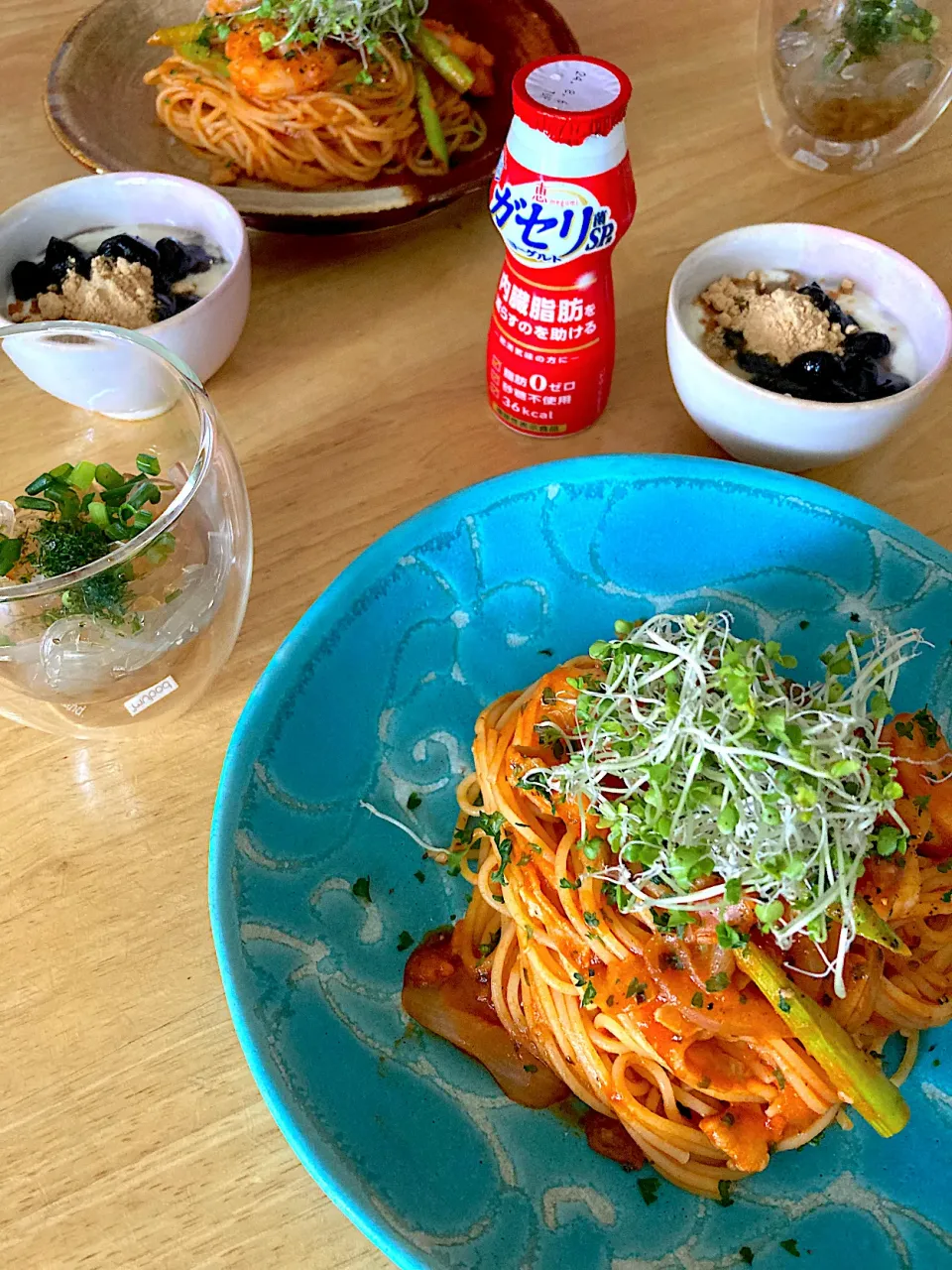 投稿し忘れ〜先週朔ちゃんが作ってて真似っこした海老とアスパラのトマトソースパスタ🍅|さくたえさん