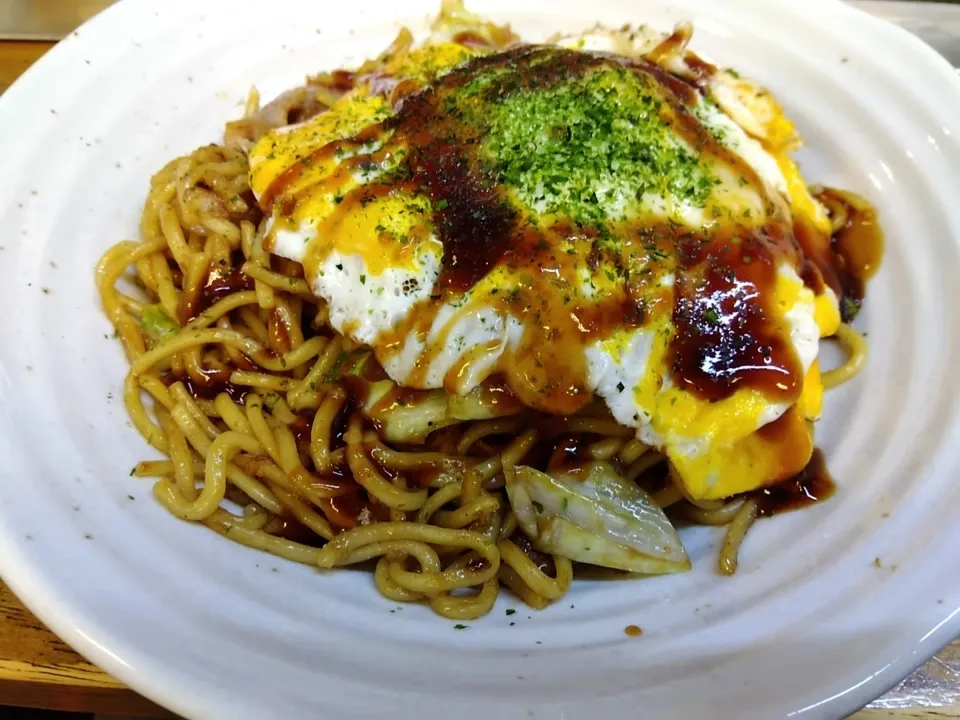 お好み焼き店の焼きそば昼ごはん|m.rafuさん