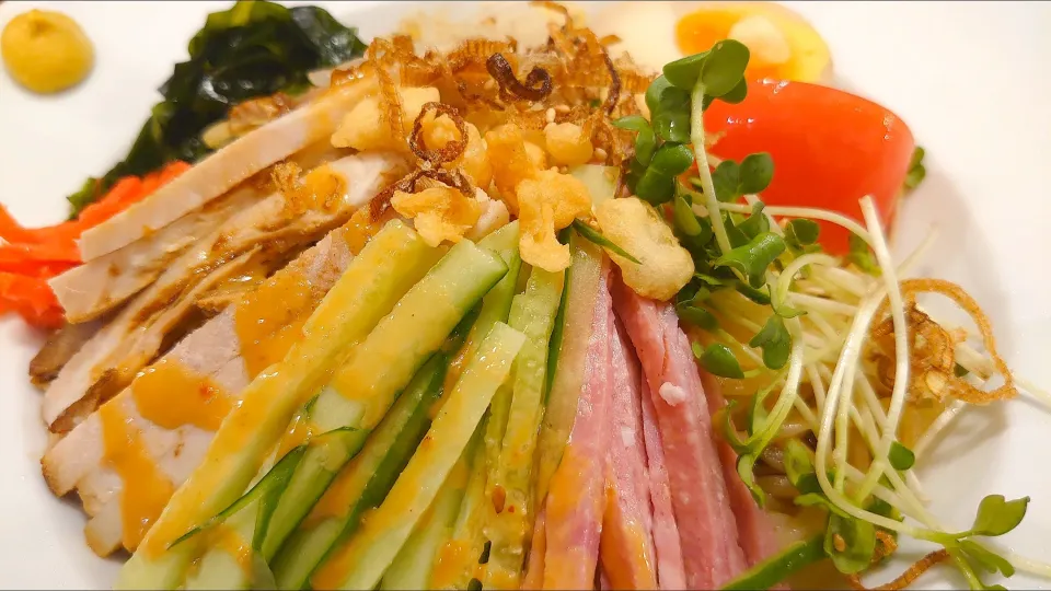 【今週の限定麺】 
麺飯食堂 なかじま 
冷やし中華 (900円) 
＋半ライス (限定麺サービス、無料) 
＠渋谷3分
24188 (202,137)|大脇さん