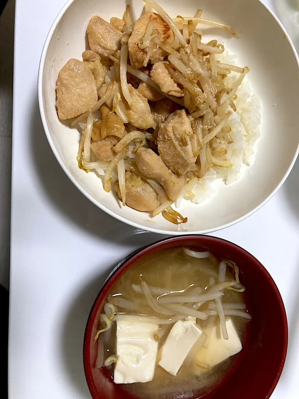 肉もやし丼、お味噌汁|すずさん