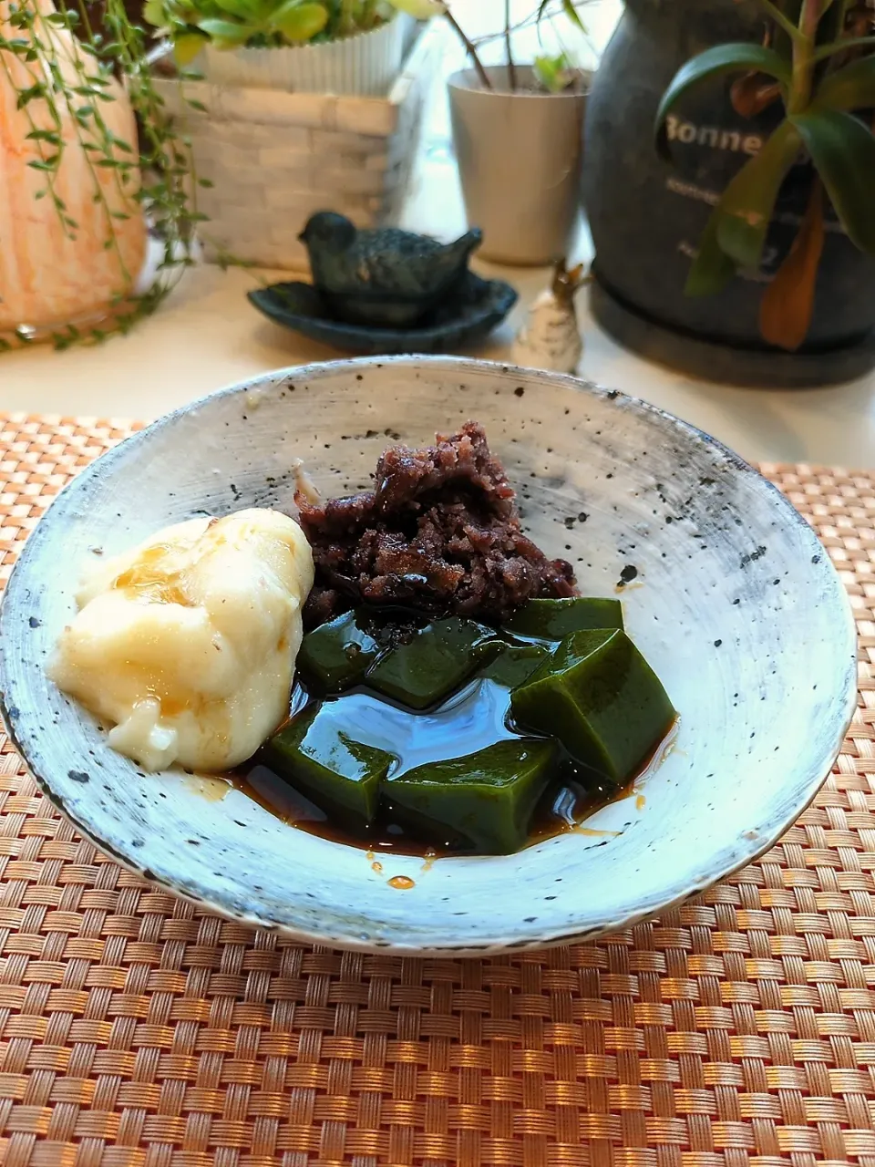 まゆみさんの料理 大納言あん
濃い抹茶ゼリー
絹ごし豆腐しらたま|まゆみさん