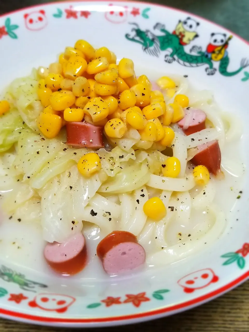 キャベツとコーンのクリームうどん|ぱんだのままんさん